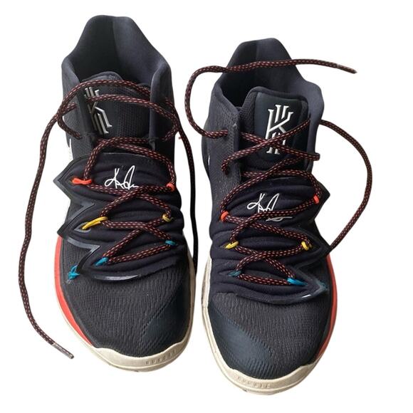 Nike Kyrie Friends sitcom collab Black Sneakers men’s 9 rare basketball shoes - Picture 1 of 11